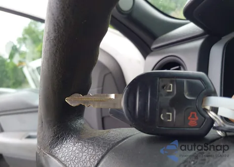 2013 Ford F-150 Xl z USA, uszkodzony, nr VIN 1FTFX1EF7DKF69172